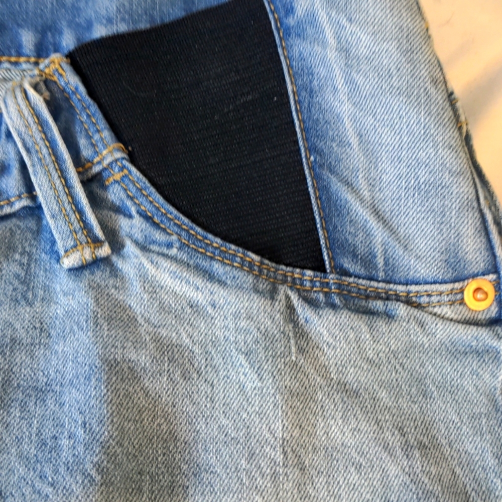 Isabel Maternity Shorts - Picture 2 of 4